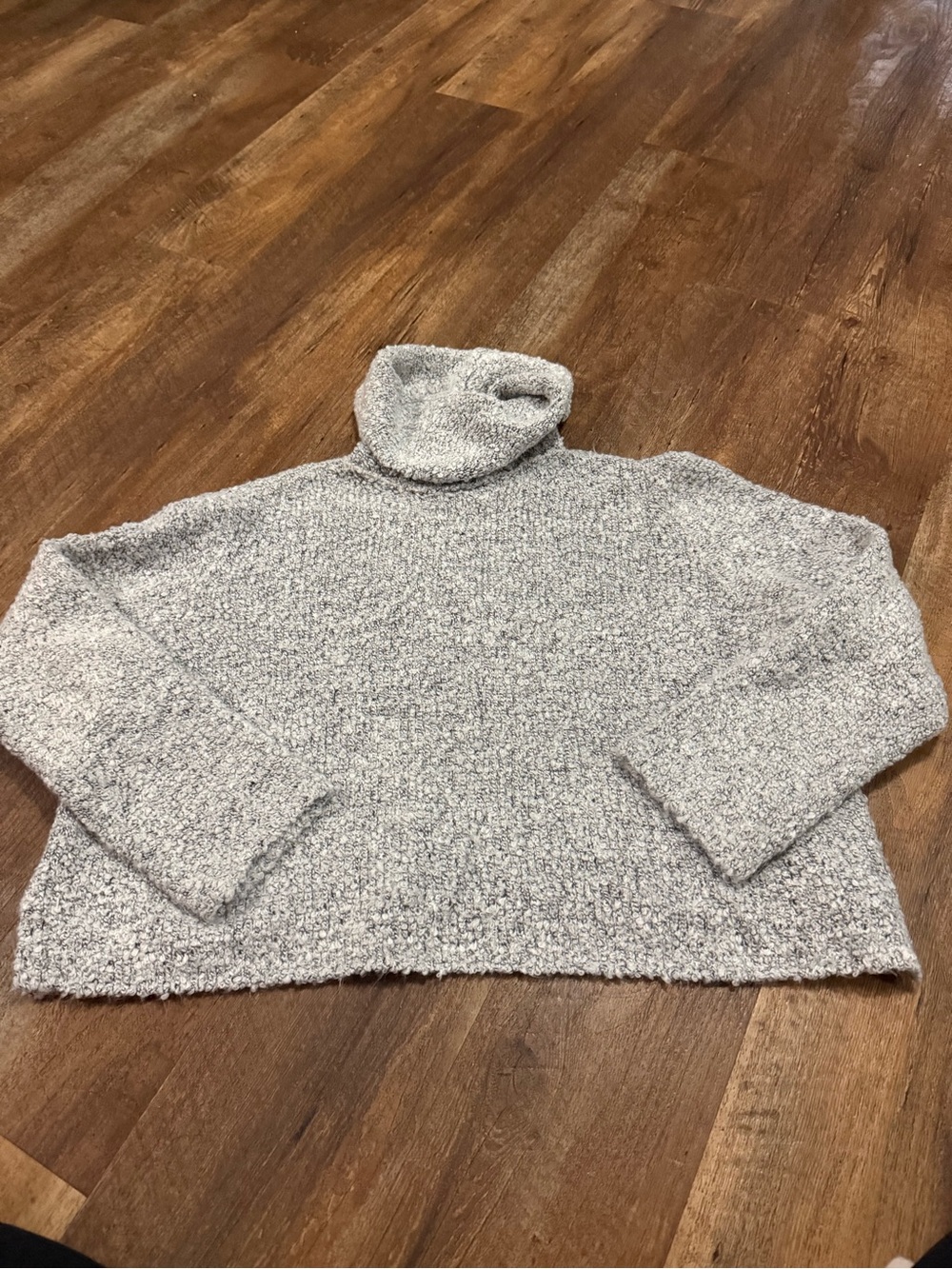 Women's Plush Gray Turtleneck Sweater - Cozy Knit Pullover